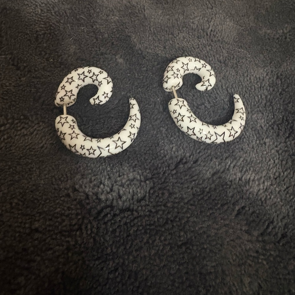 Starry White Earrings